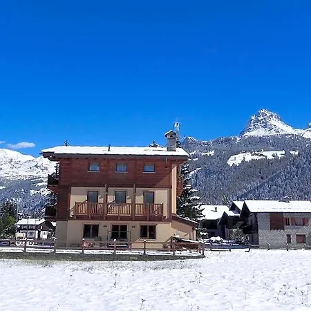 Americana D'hotes Alojamento de Acomodação e Pequeno-almoço Champoluc