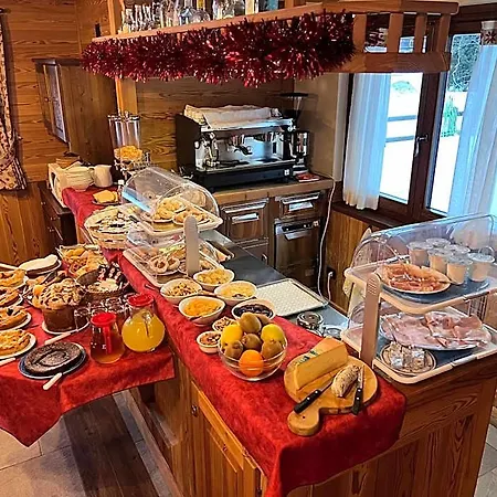 Americana D'hotes Alojamento de Acomodação e Pequeno-almoço 3*