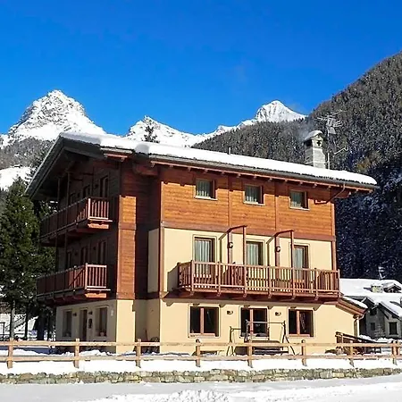 Americana D'hotes Alojamento de Acomodação e Pequeno-almoço Champoluc